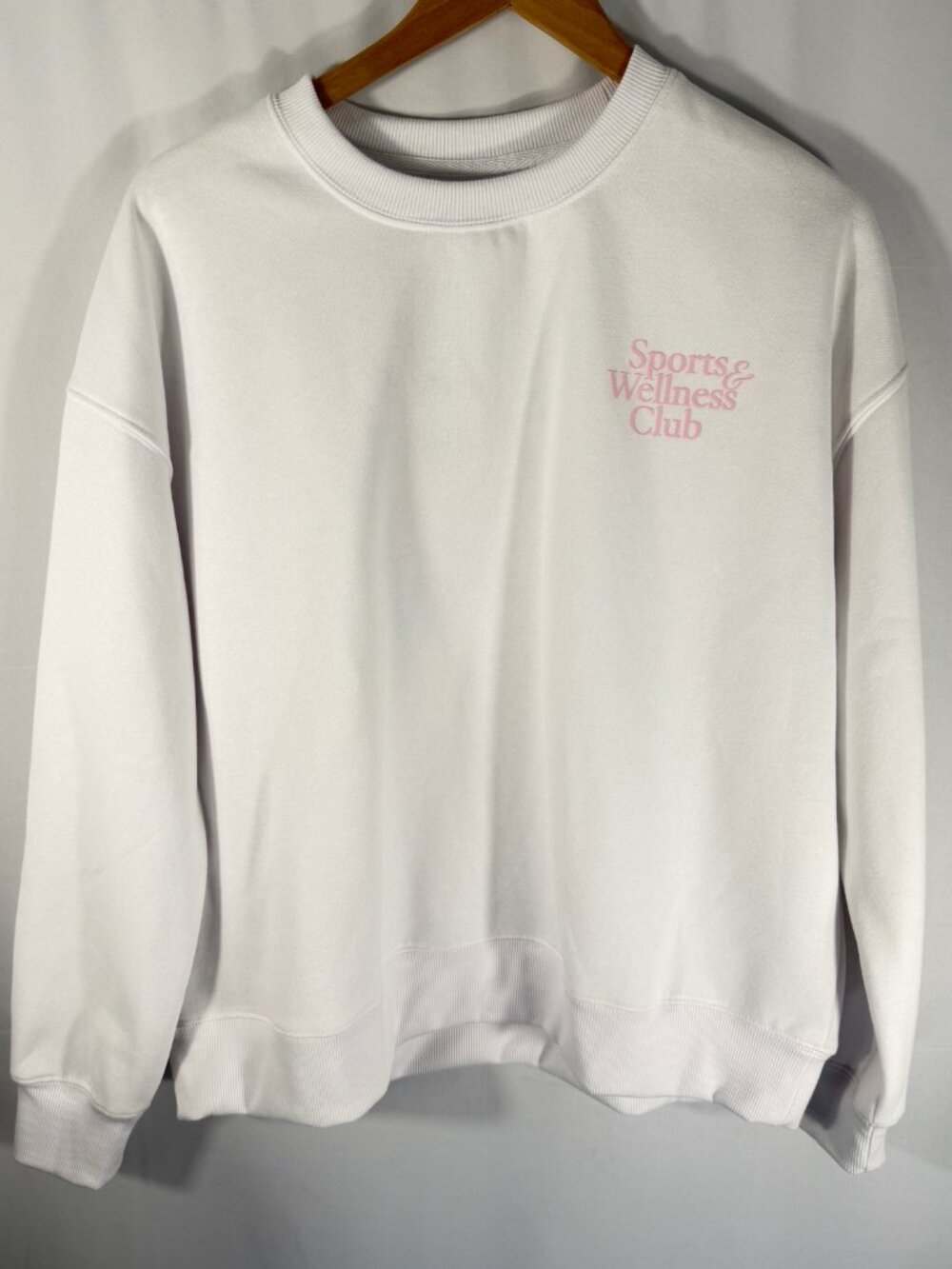 Wilo Sports & Wellness Club Oversized Sweatshirt White Pink NWT Small Crewneck